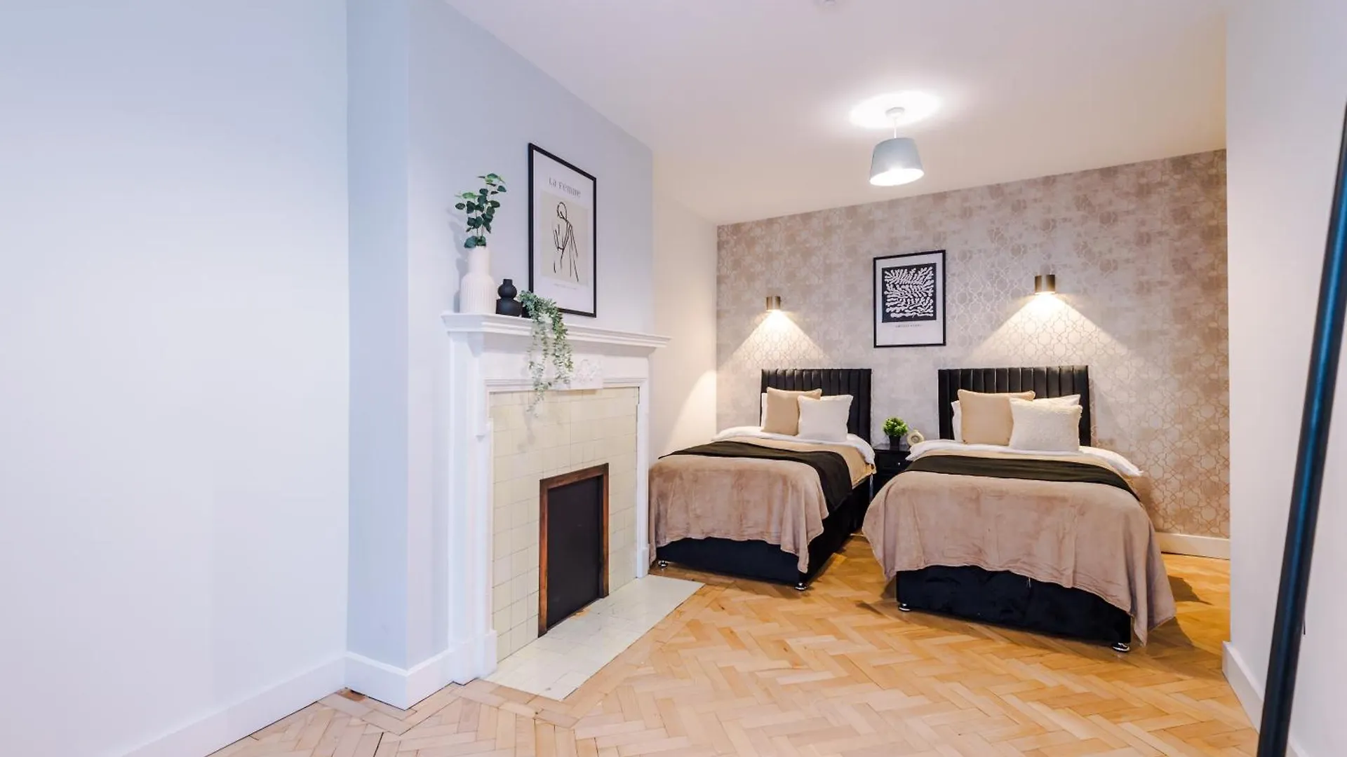 Central York Penthouse With Private Roof Terrace 0*,