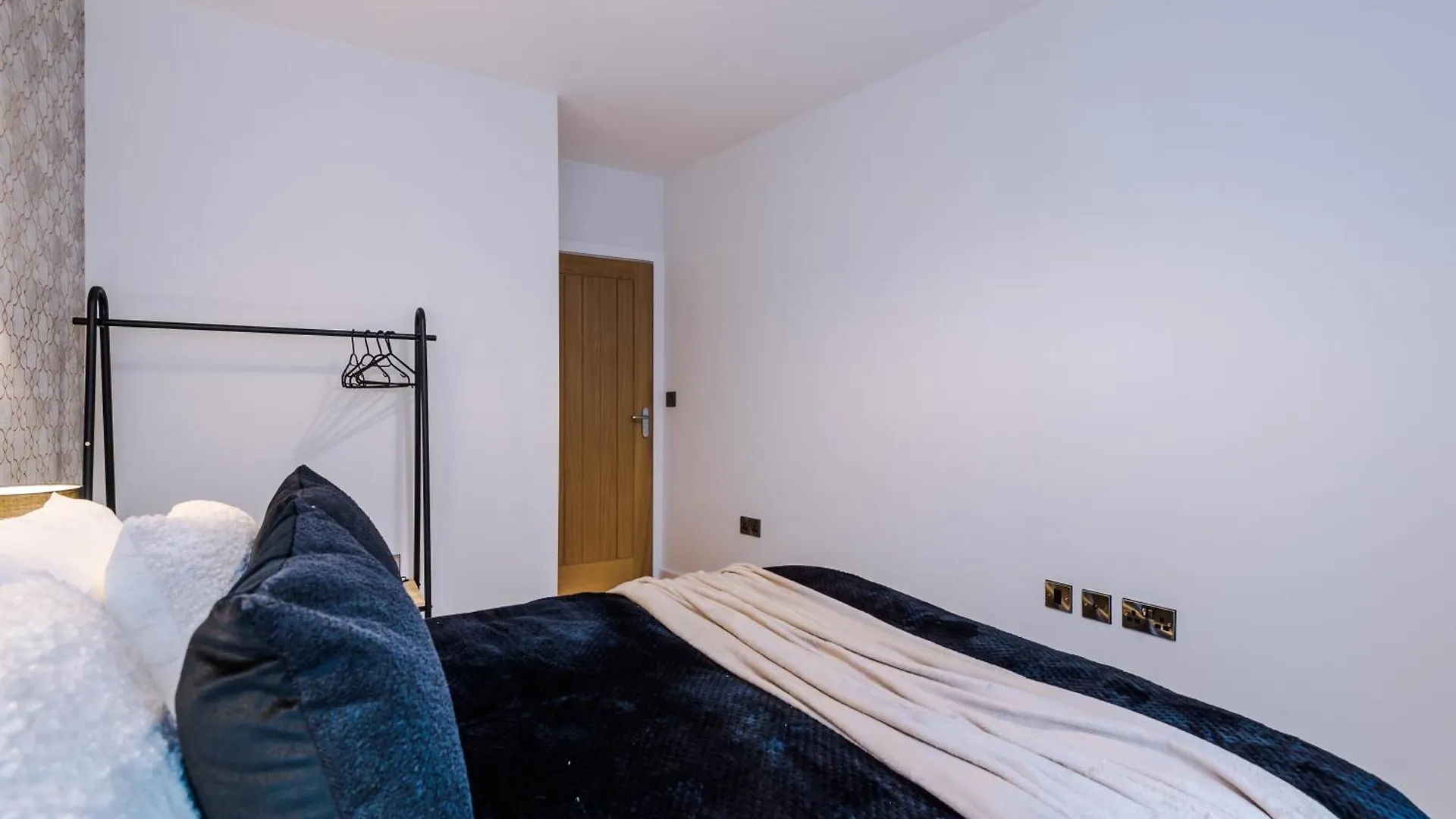 Central York Penthouse With Private Roof Terrace